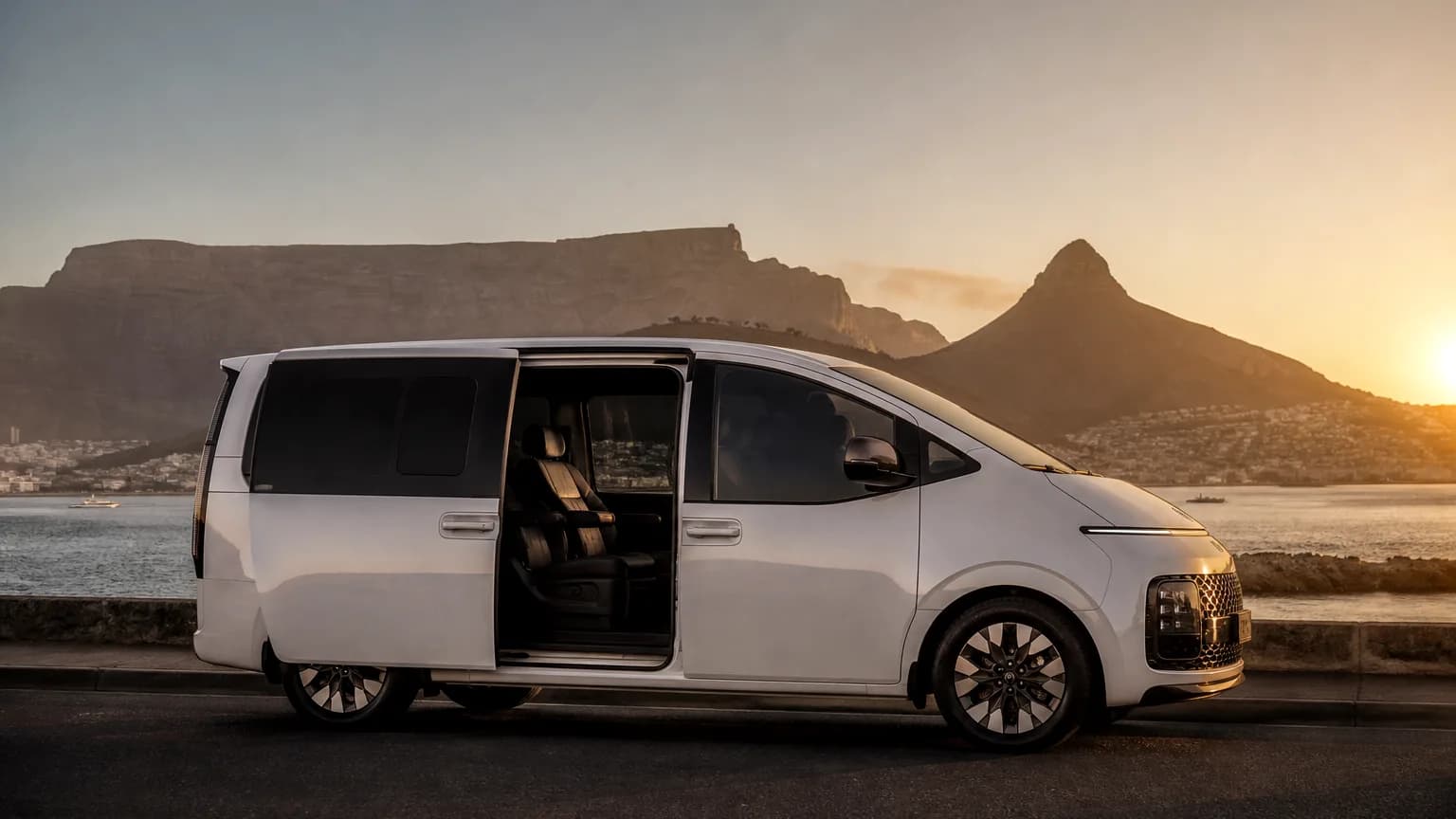 Hyundai Staria — Side profile view, Cape Town