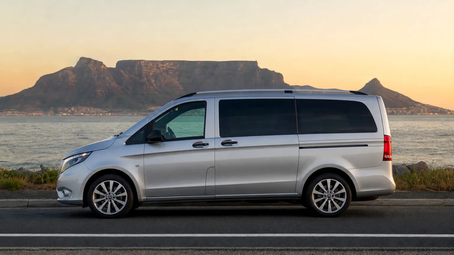 Mercedes-Benz Vito — Side profile view, Cape Town